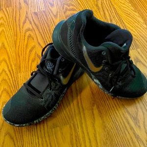 Kyrie Nike Sneakers size 7.5